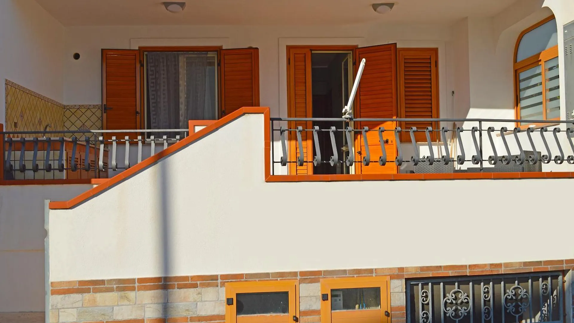 House Paradise Amedeo Bauso 0*,  Italy